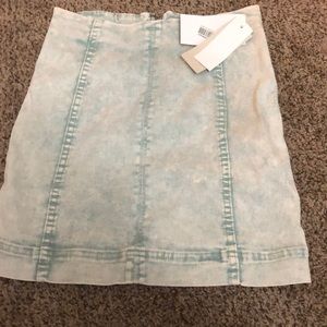 Skirt never worn